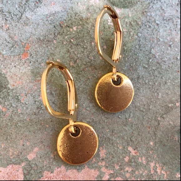 Artisan Sundance charm Earrings coin disc gold plated leverback - Picture 2 of 6
